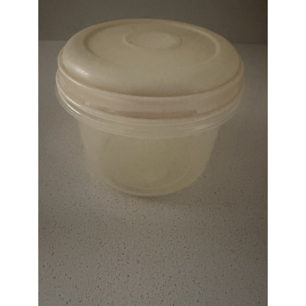 Vintage Rubbermaid #7 0020 Servin Saver 3 Cup Storage Container & Almond Lid